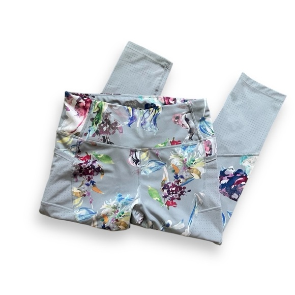 Avia Pants - Avia Women’s  8-10 Floral Workout Capri Leggings | Gray Mesh Panel Activewear